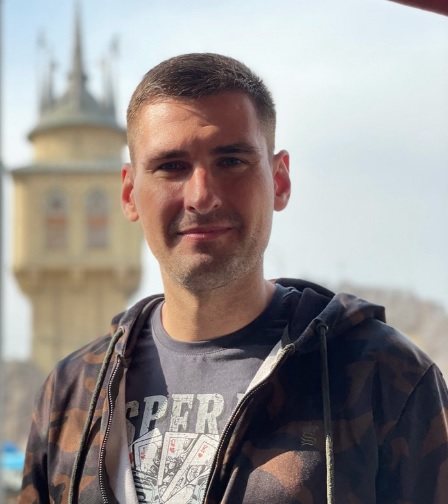 Илья Мирошниченко
